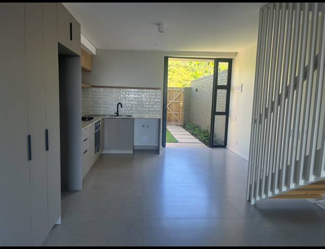 2 BEDROOM TOWNHOUSE FOR SALE IN SHEFFIELD BEACH